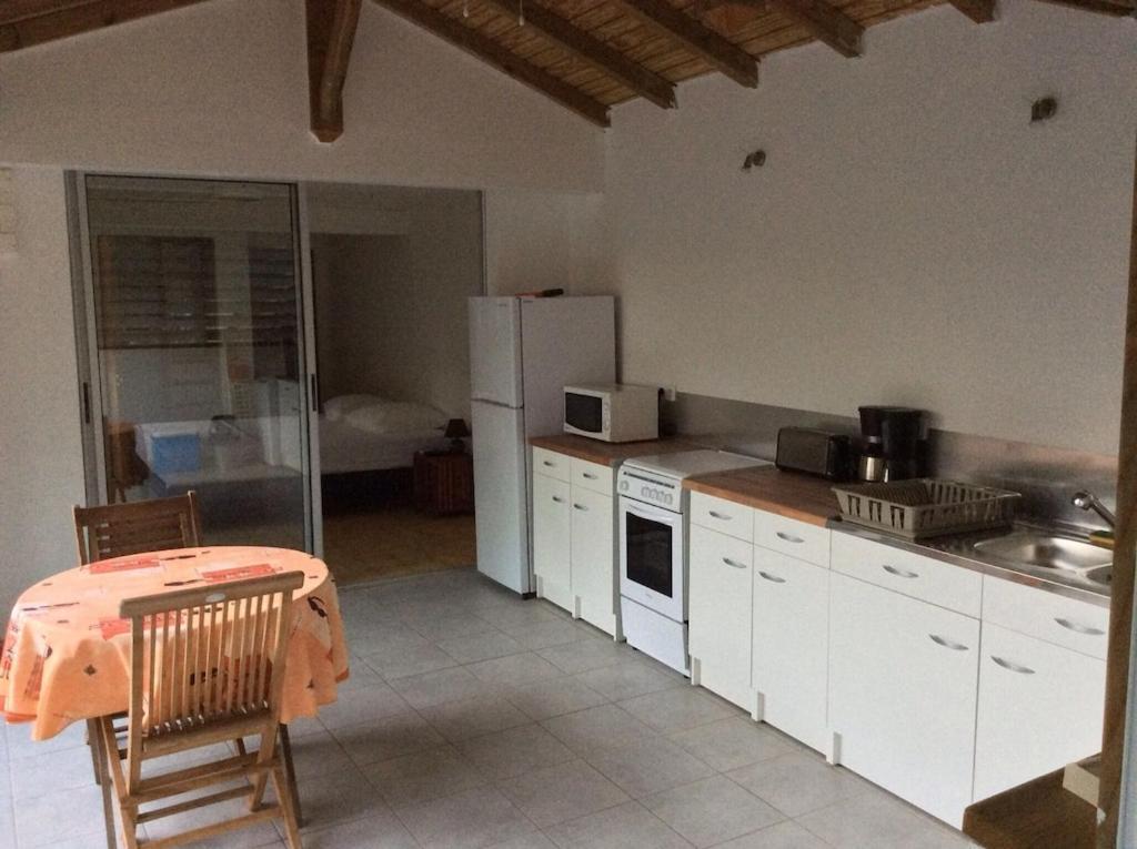 Confortable T1 Le Gosier, Wi-Fi, Piscine Dans Gite Le Gosier  Exterior foto
